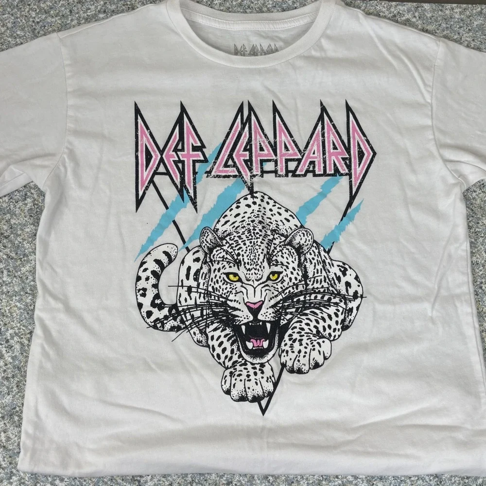 Def Leppard T-Shirt Kids Size L 10/12 White Cotton Blend Snow Leopard Rock Band